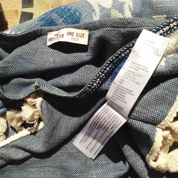 Hollister Knit Aztec Tribal Poncho Top One Size V-Neck Boho Tassle Fringe Trim - Picture 9 of 12